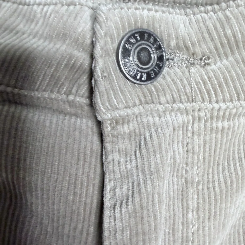 Kut from the Kloth Meg Corduroy




Meg Corduroy High Rise Wide Leg - Picture 6 of 10